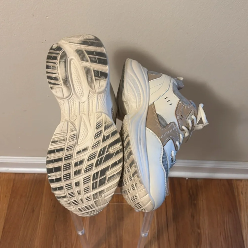 Cushionaire Strike Chunky Cream and Tan Sneakers
